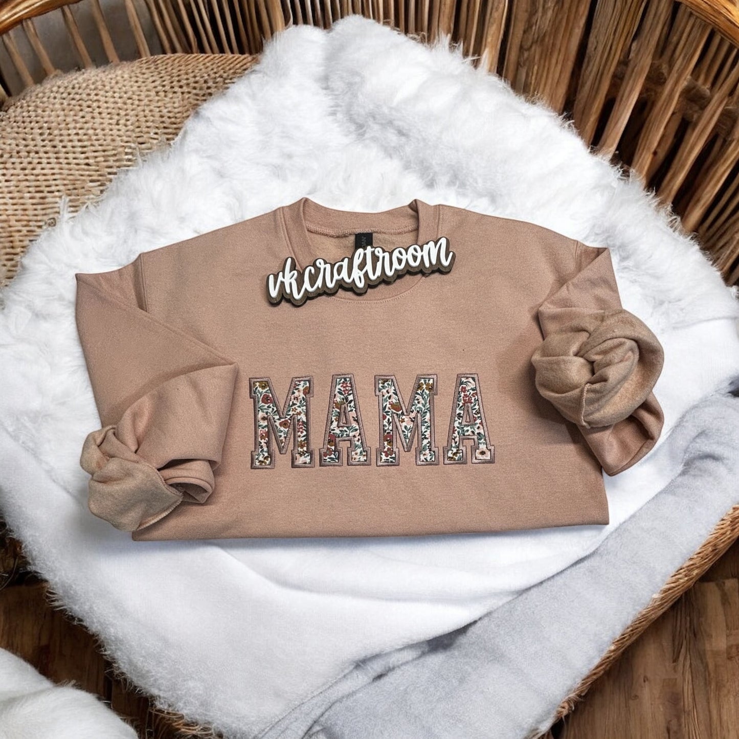 Mama Keepsake Sweatshirt, Embroidered Mama Sweatshirt, Appliqué Mama Sweatshirt